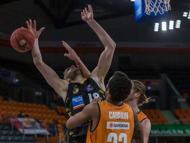 科曼停球推 科曼停球推