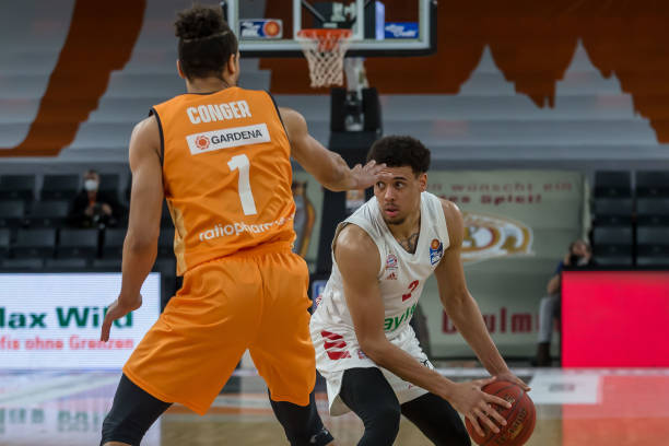 四川队的举 四川队的举