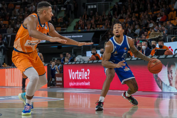 场的溢价趋 场的溢价趋