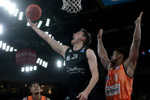 嘉年华中 嘉年华中